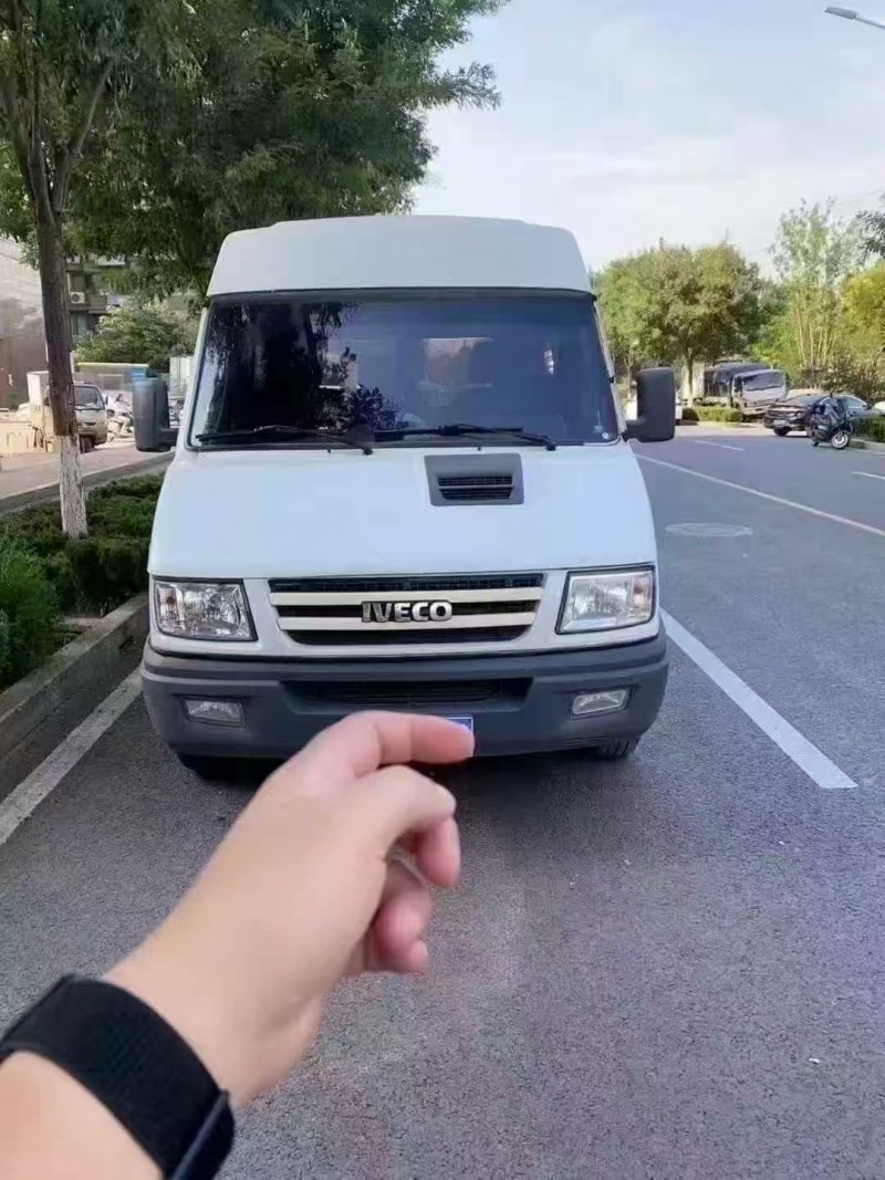 菏泽14年依维柯得意1