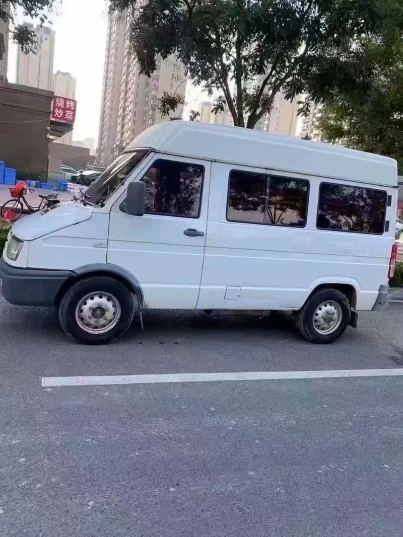 菏泽14年依维柯得意3