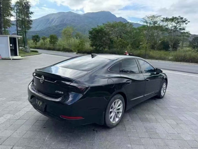 深圳21年别克君越8