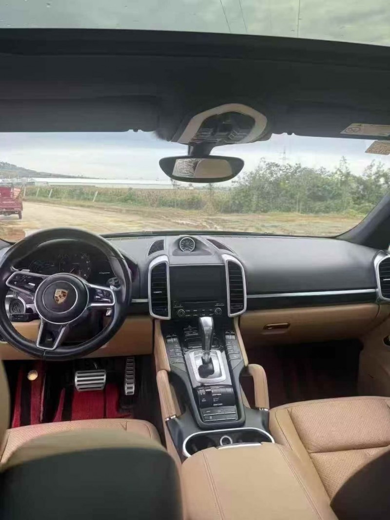 马鞍山17年保时捷卡宴4