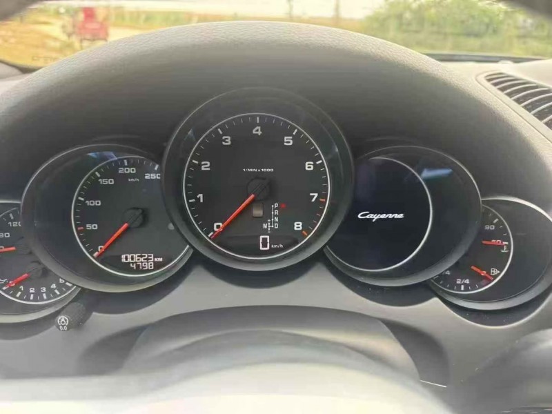 马鞍山17年保时捷卡宴6