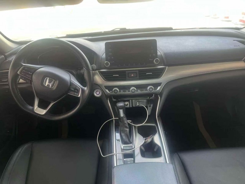 贵阳21年本田雅阁4