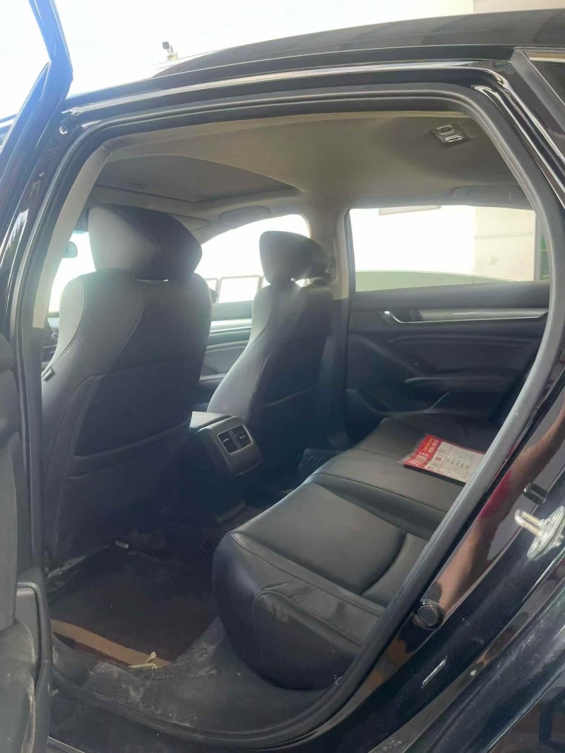 贵阳21年本田雅阁5