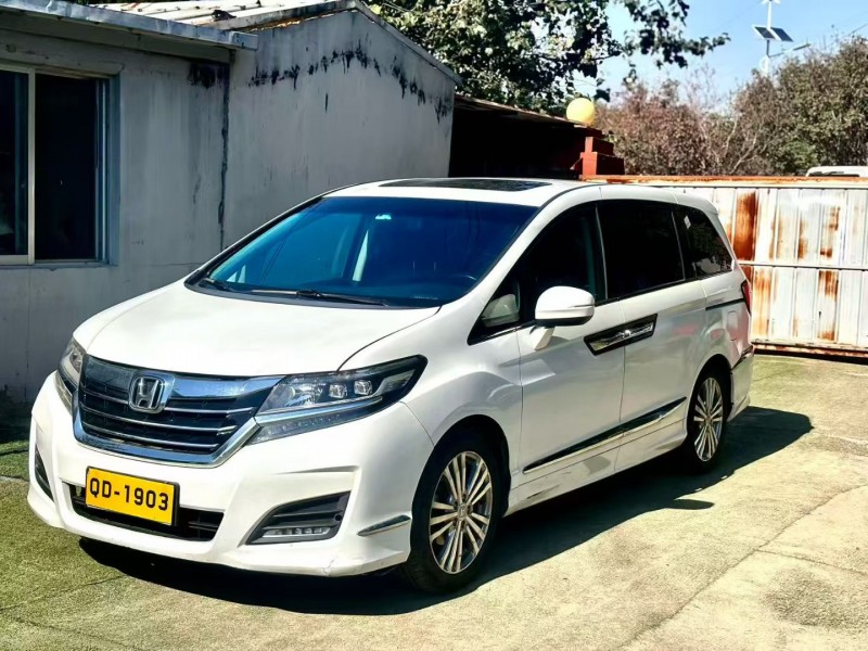 青岛18年本田艾力绅2