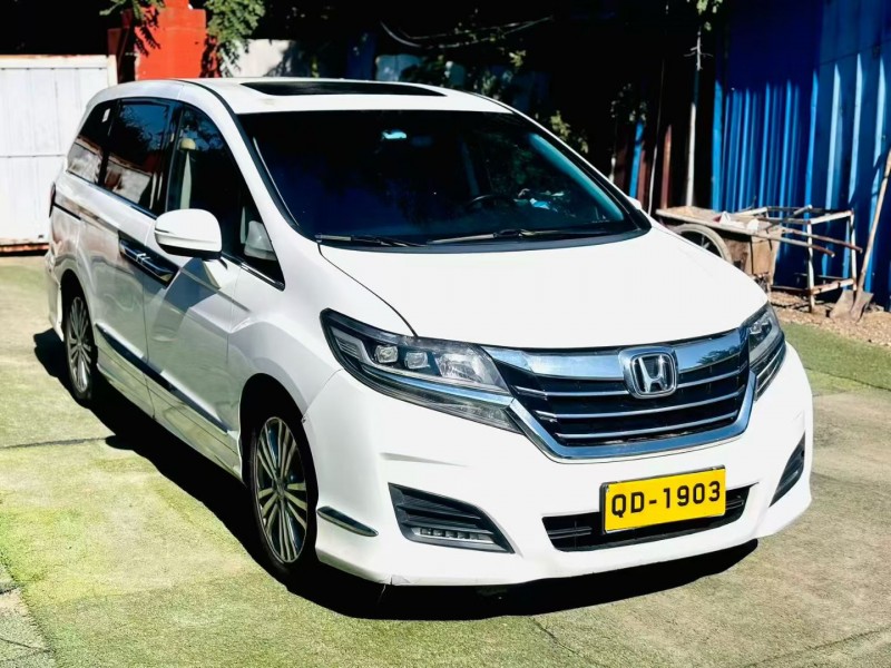 青岛18年本田艾力绅3