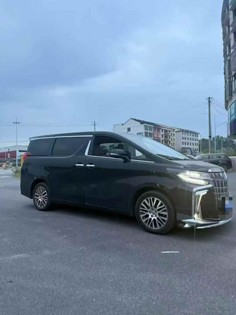 常德17年丰田埃尔法3