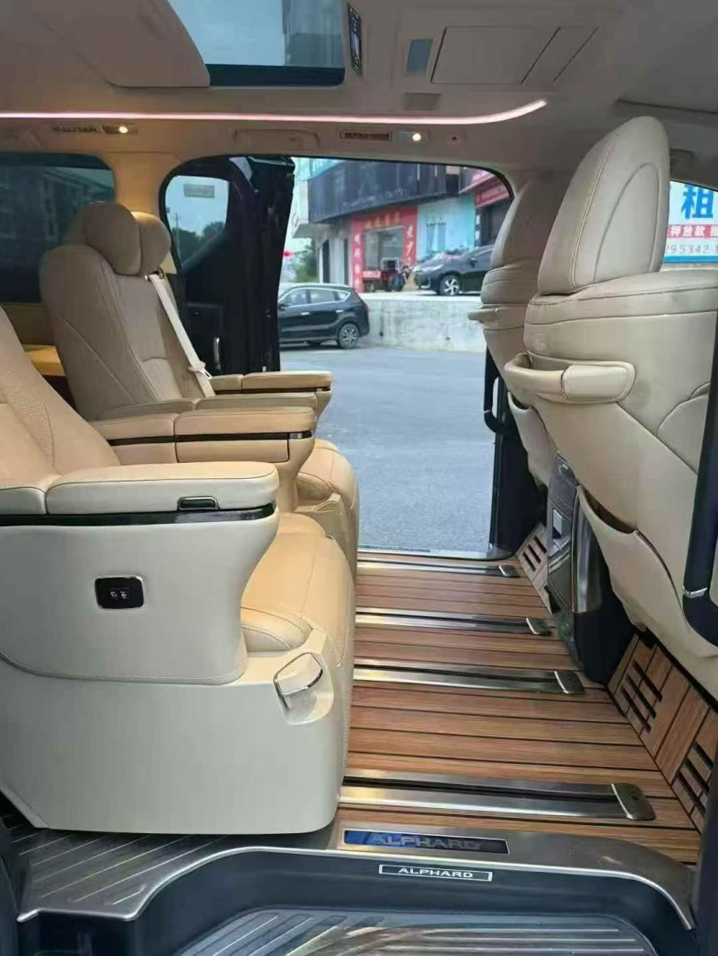 常德17年丰田埃尔法7