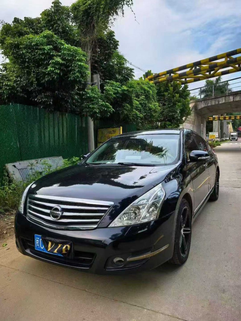 漳州09年日产天籁3