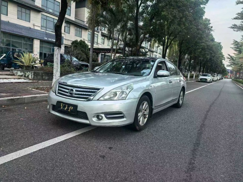 漳州11年日产天籁3