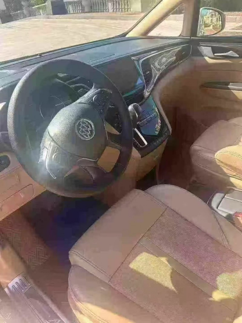 潍坊17年别克GL84