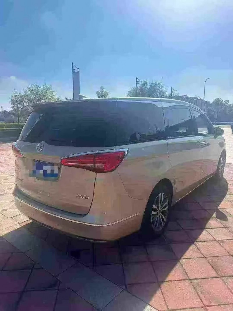 潍坊17年别克GL88