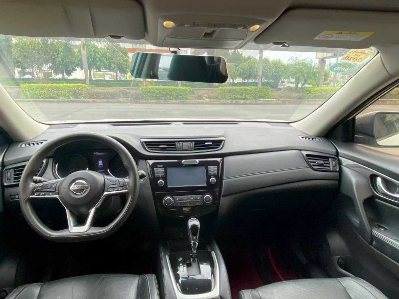 漳州18年日产奇骏5