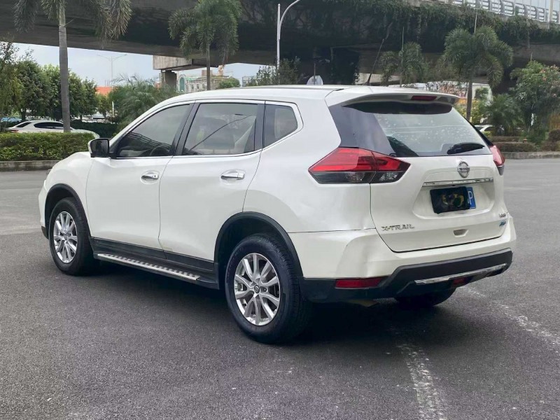 漳州18年日产奇骏7