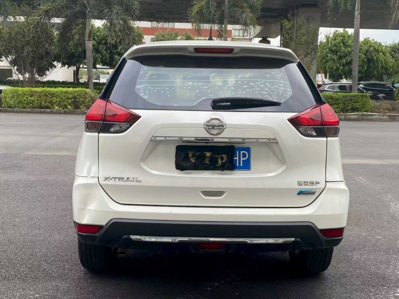 漳州18年日产奇骏9