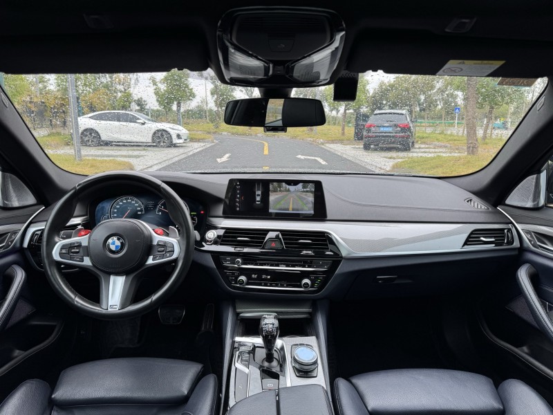 盐城19年宝马5系8