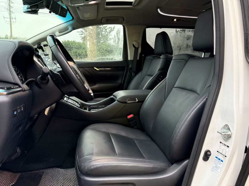 聊城22年丰田威兰达6