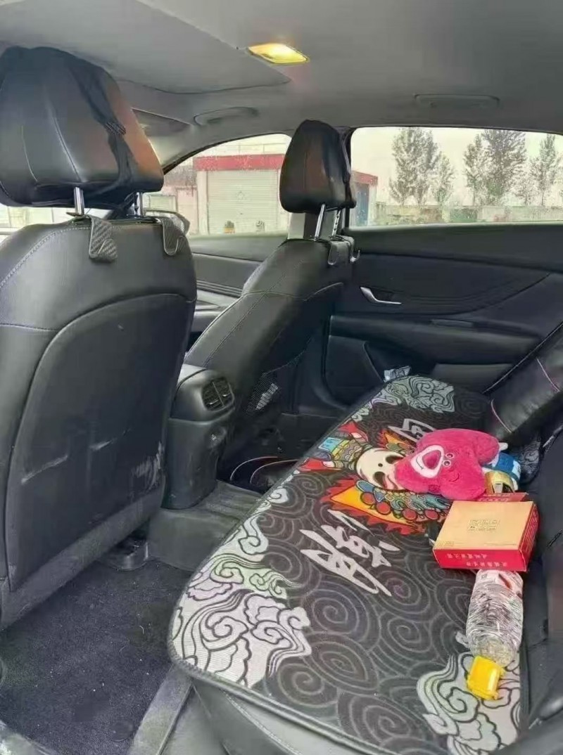 青岛22年现代伊兰特4