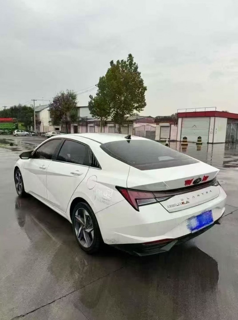 青岛22年现代伊兰特7