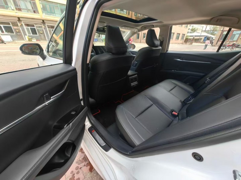 济宁25年丰田凯美瑞4