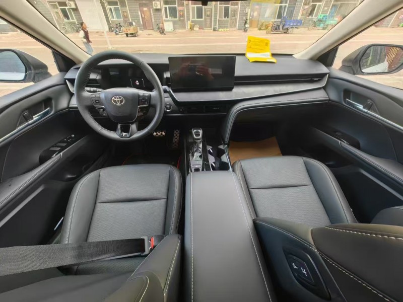 济宁25年丰田凯美瑞5