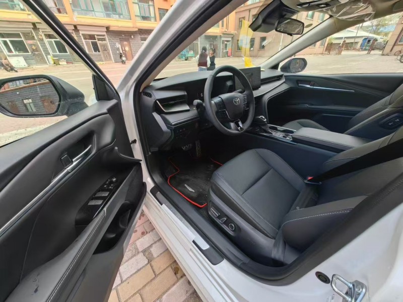 济宁25年丰田凯美瑞6