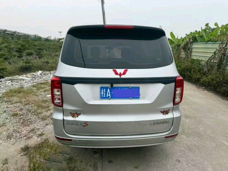 深圳23年五菱汽车宏光8