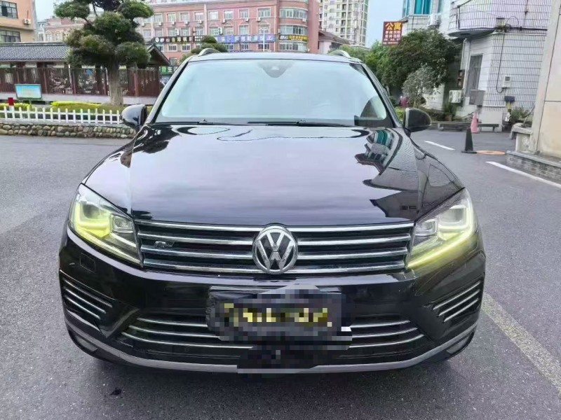 绍兴16年大众途锐1