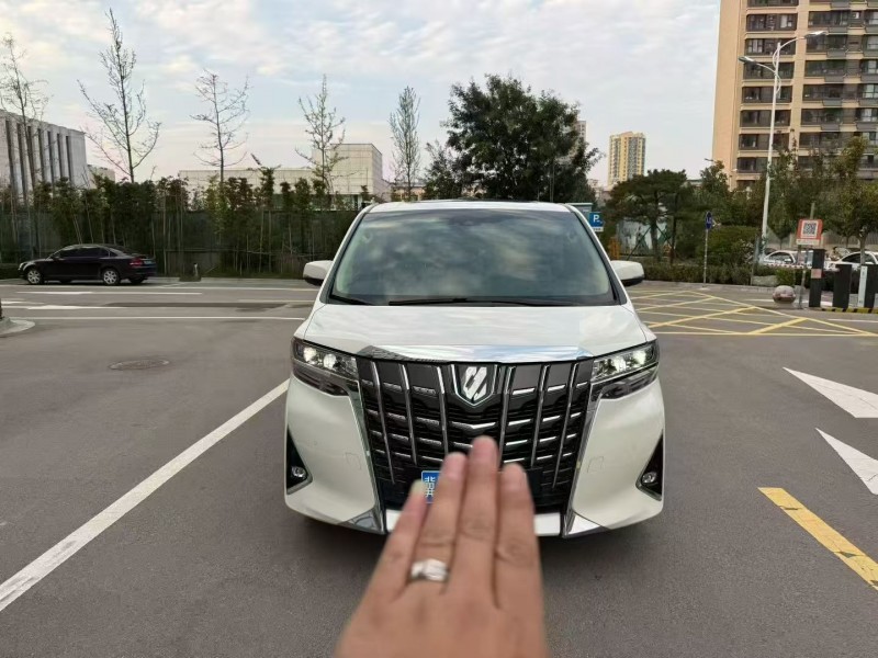 济宁19年丰田埃尔法1