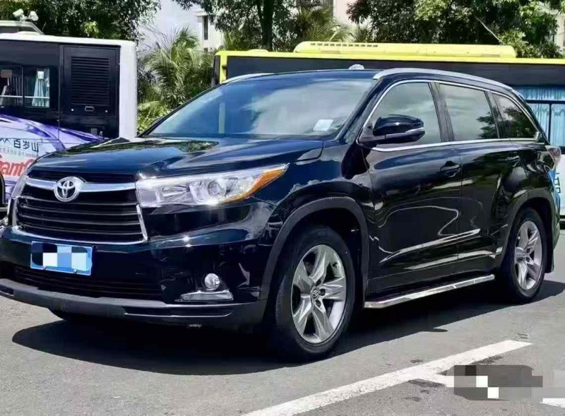 郑州17年丰田汉兰达3