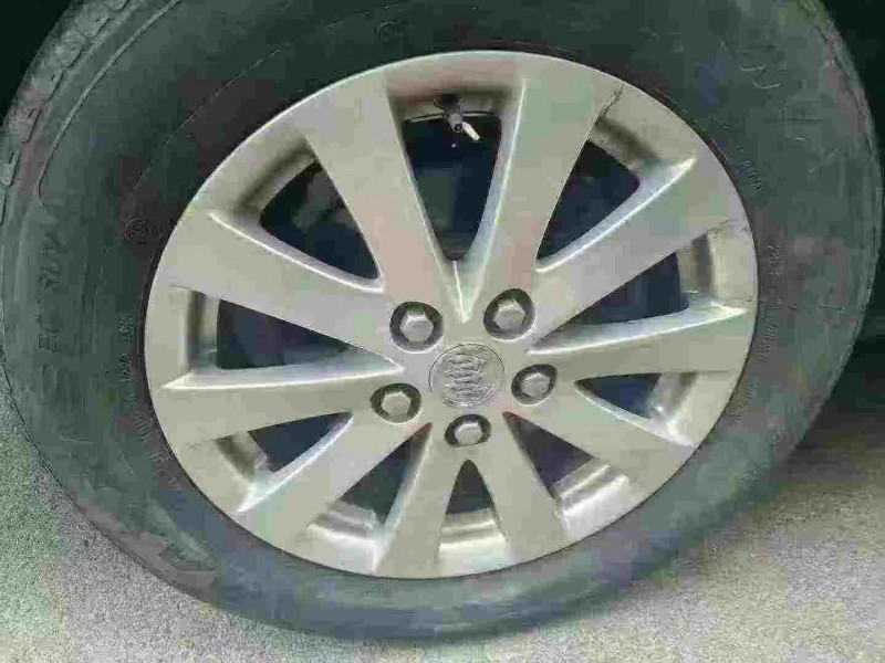 济南20年别克GL82