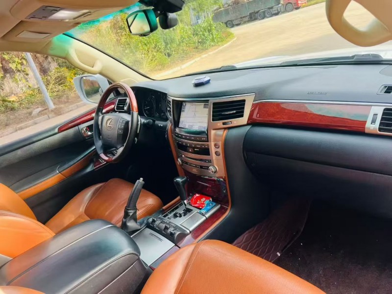 烟台15年雷克萨斯LX5