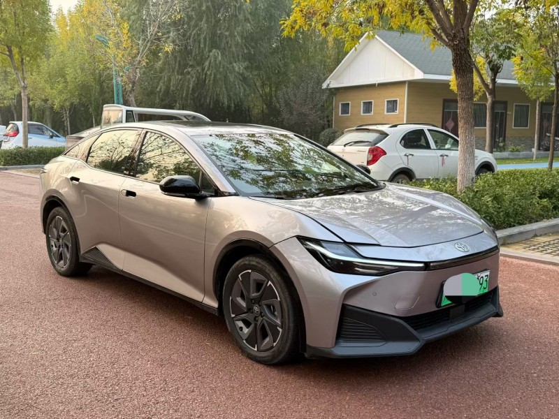 成都25年丰田BZ3Pro6