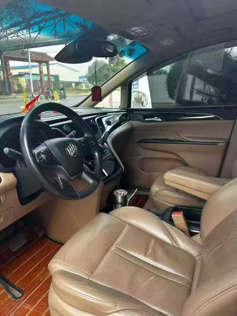 东营17年别克GL84