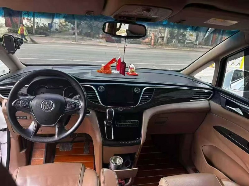 东营17年别克GL85