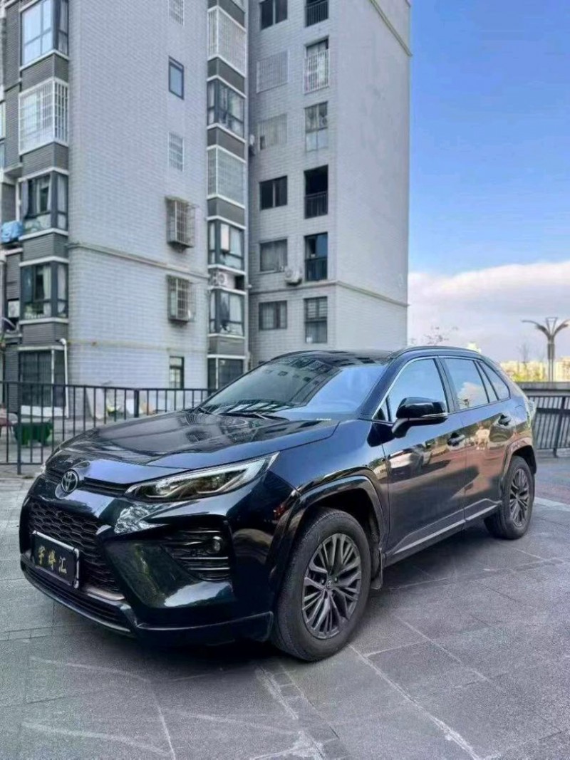 昆明25年丰田威兰达2