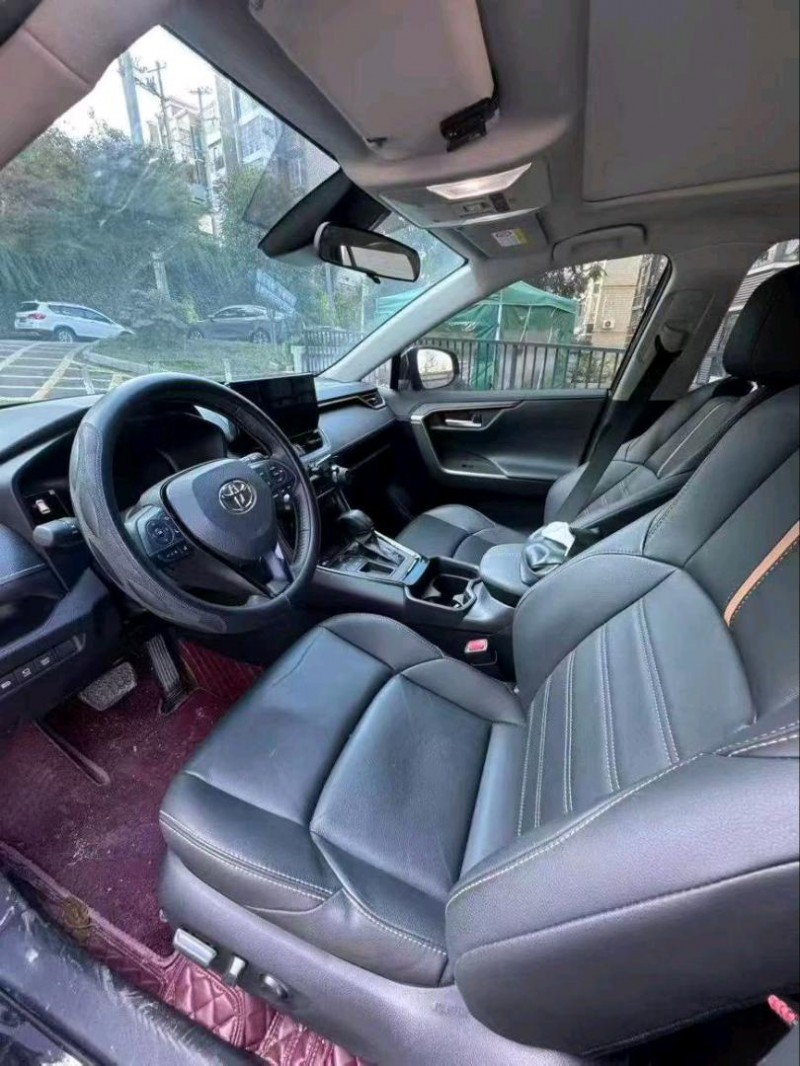 昆明25年丰田威兰达4