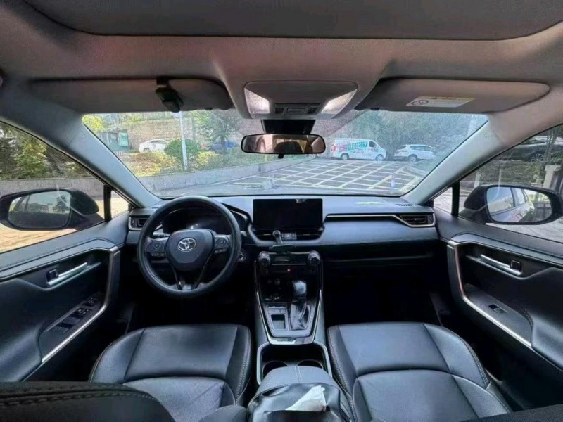 昆明25年丰田威兰达7