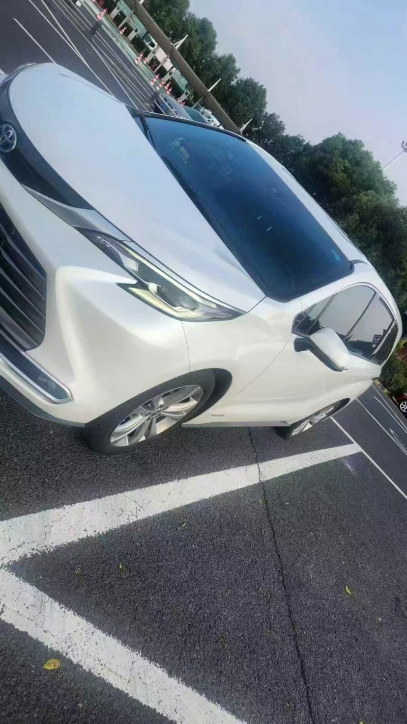 长沙24年丰田塞纳3