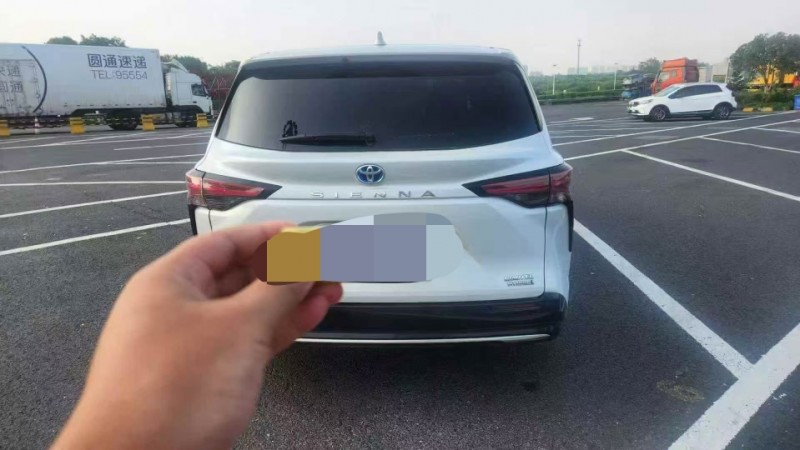 长沙24年丰田塞纳8