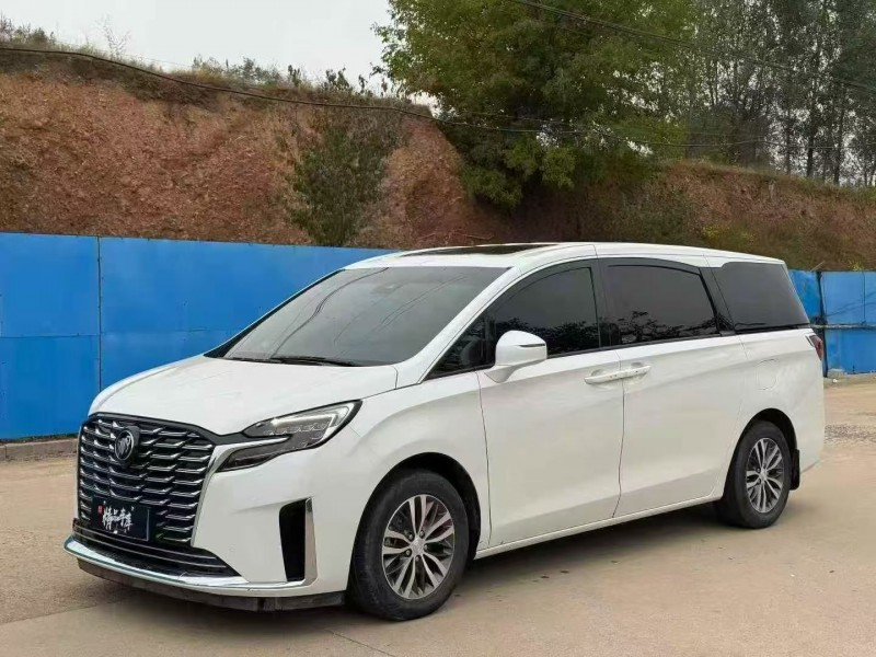 青岛21年别克GL82