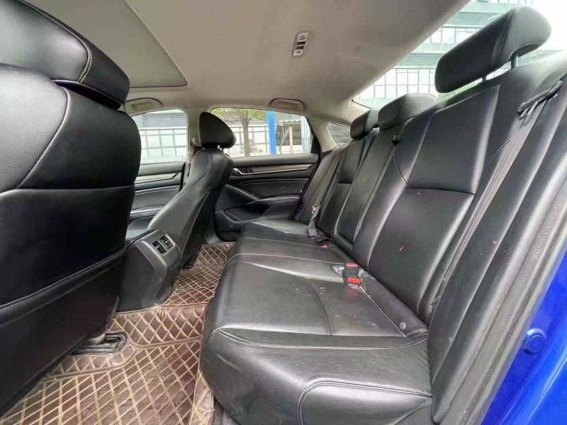 东莞19年本田雅阁4