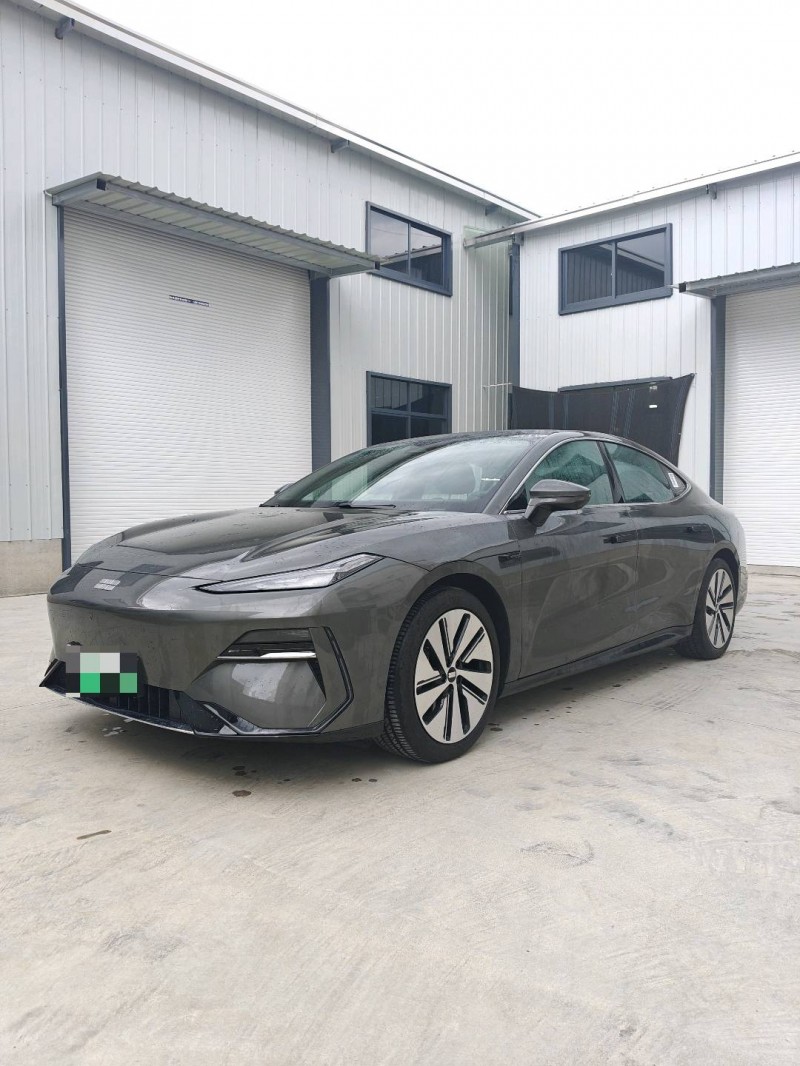 黄山24年吉利银河2