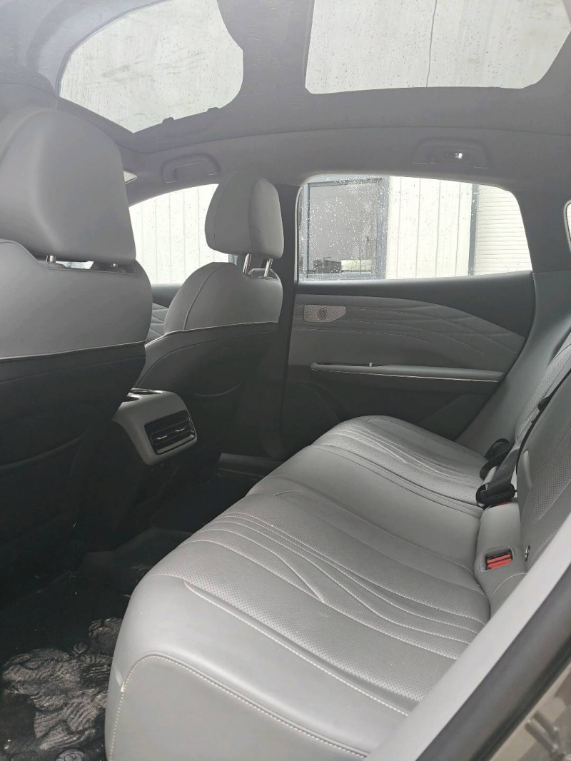 黄山24年吉利银河5