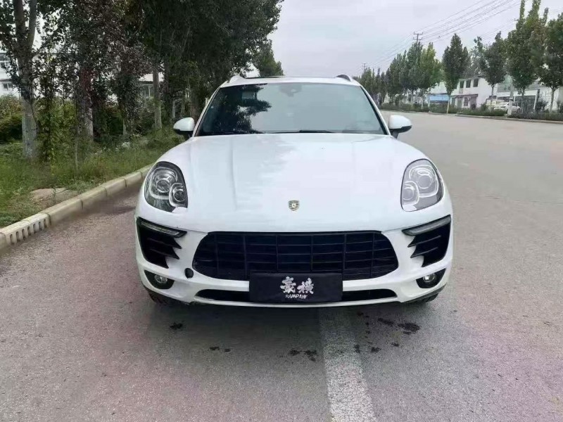 泰安17年保时捷Macan1