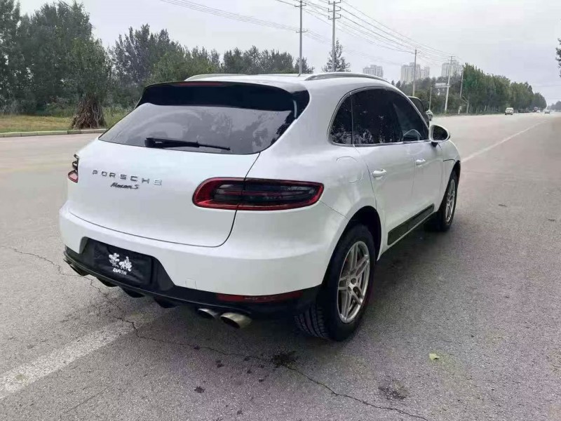 泰安17年保时捷Macan7
