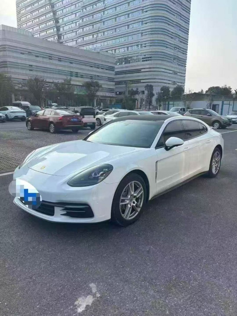 衡阳18年保时捷帕拉梅拉3