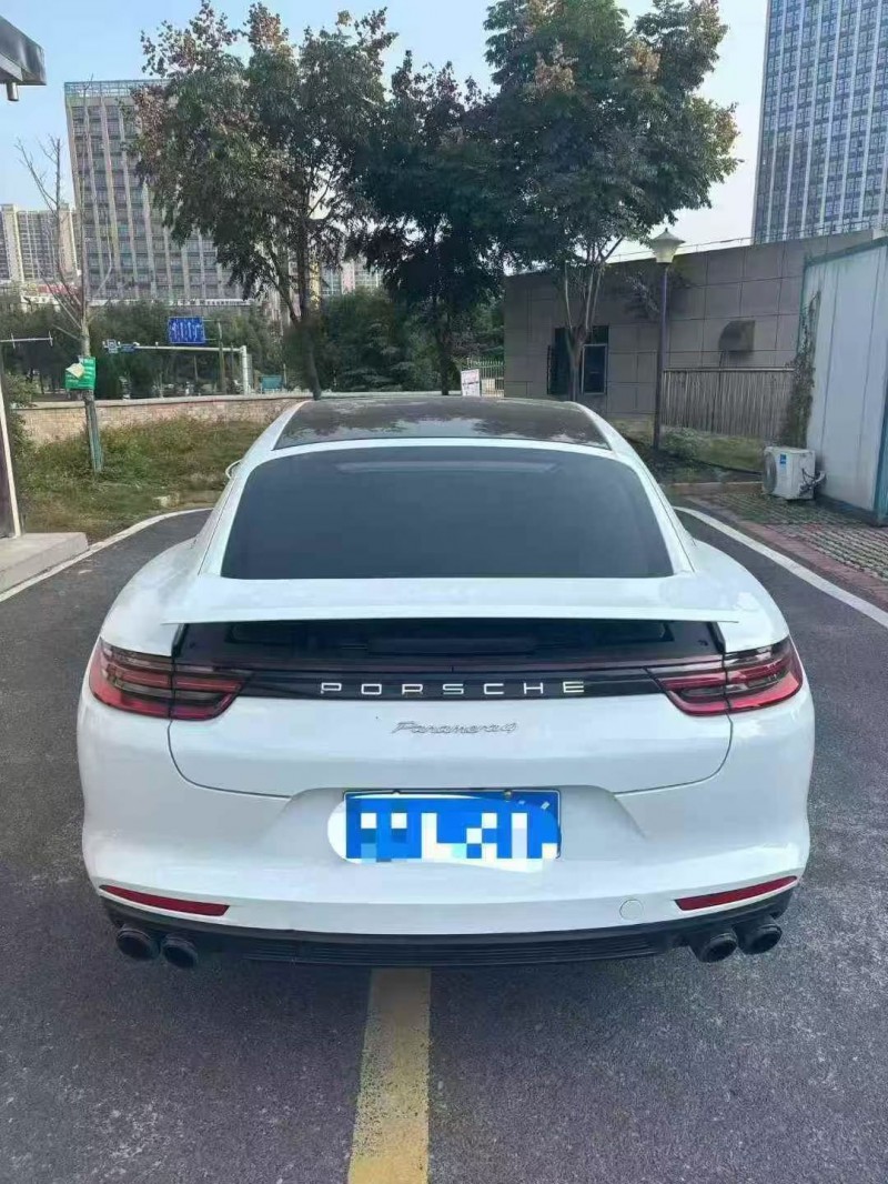 衡阳18年保时捷帕拉梅拉8