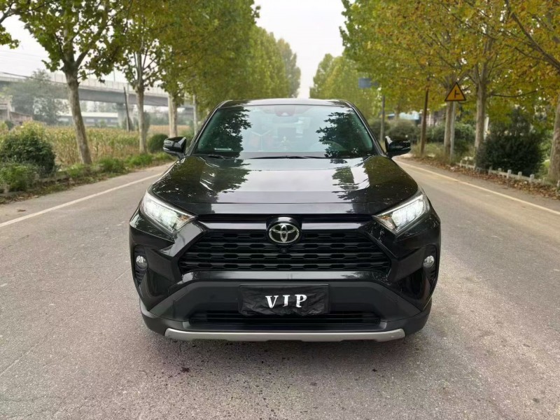 咸阳21年丰田RAV4荣放1