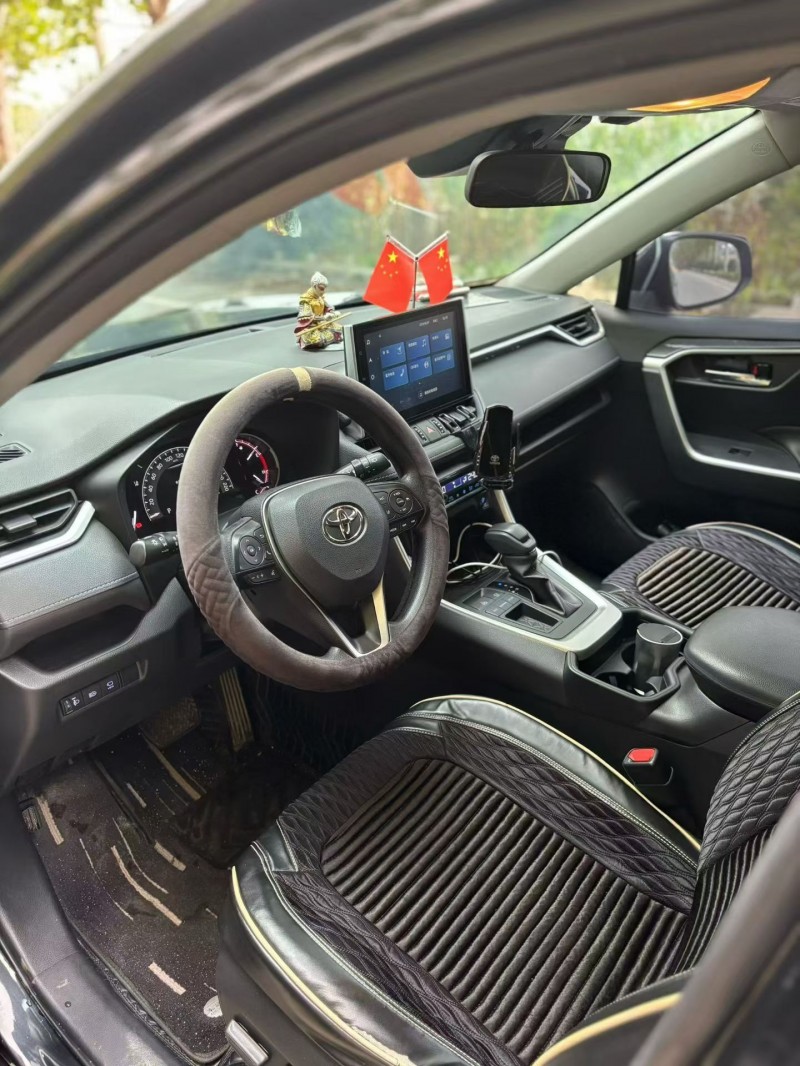 咸阳21年丰田RAV4荣放4