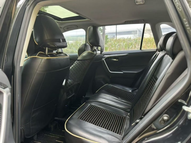 咸阳21年丰田RAV4荣放6